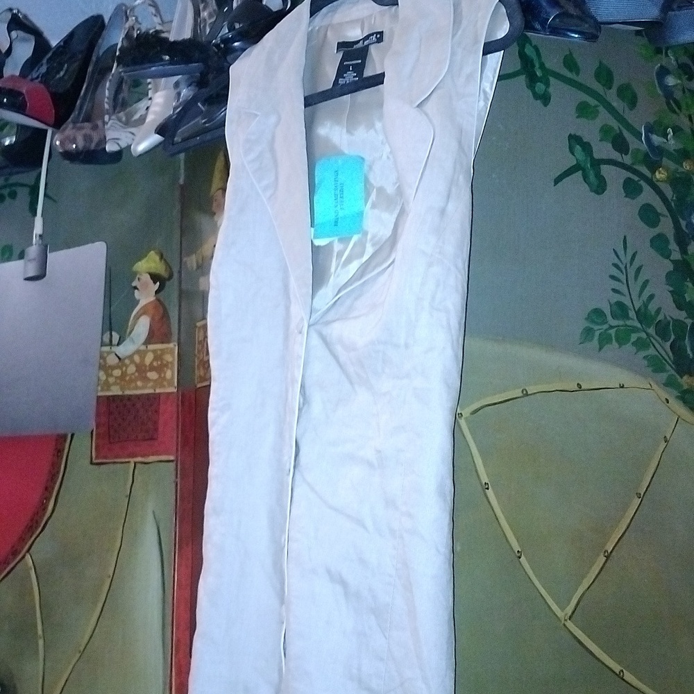 Sleeveless khaki top